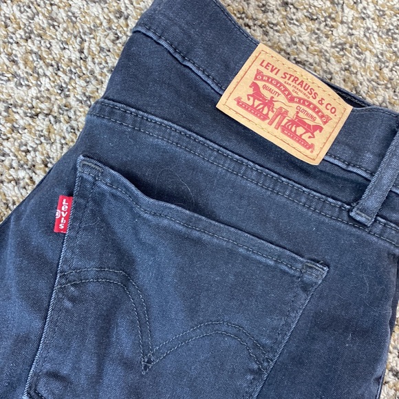 Levi’s Curvy Skinny distressed Jeans - Picture 7 of 10
